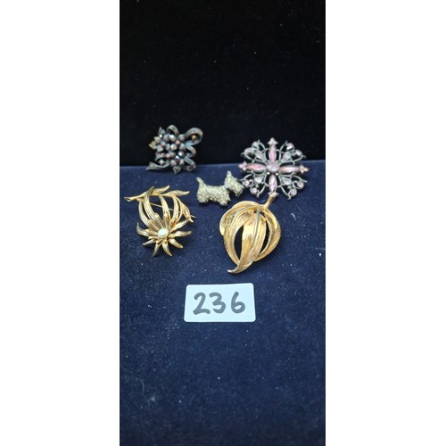 236 - Fashion and Vintage Brooches x4