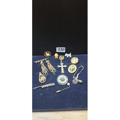 239 - Fashion and Vintage Brooches, Clips, Pins and Earrings