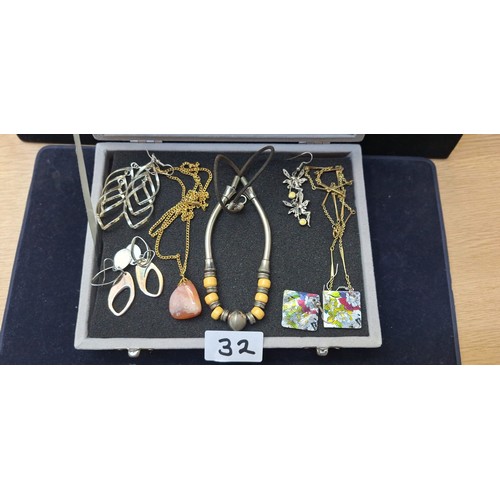 32 - Super Tray of Natural Silver and Gold Tone Fashion and Vintage Jewellery