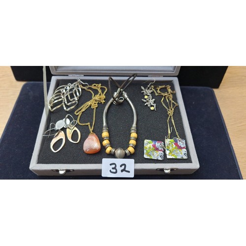 32 - Super Tray of Natural Silver and Gold Tone Fashion and Vintage Jewellery