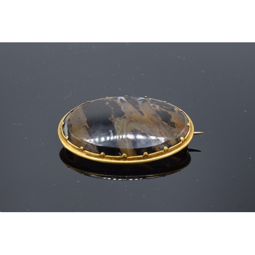 231 - Edwardian gold agate brooch (unmarked)(6.7 grams total weight)