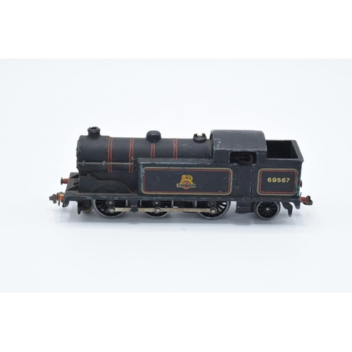 303 - Hornby train Dublo tank locomotive B.R 69567