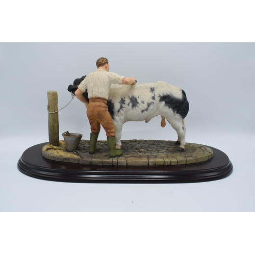 47 - Boxed Country Artists countryside figure of a Belgian Blue- 'The Winning Partnership'