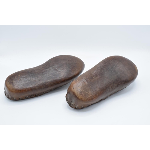 100 - Antique Oriental leather and wicker work pair of shoes/slippers. In good condition with no obvious d... 