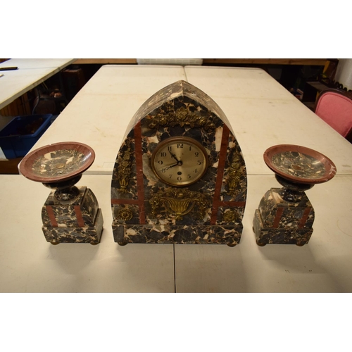 199 - 20th century French Art Deco large marble mantle clock with matching garnitures (3) Very heavy. Unte... 