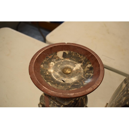 199 - 20th century French Art Deco large marble mantle clock with matching garnitures (3) Very heavy. Unte... 