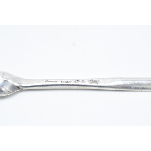 204 - 18th century Silver marrow scoop together with a later plated example (2) Hallmark has rubbed, plate... 