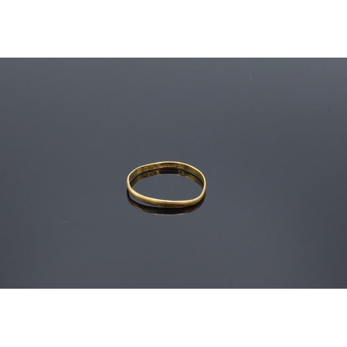 208 - 22ct gold ring: hallmarked, 1.0 grams