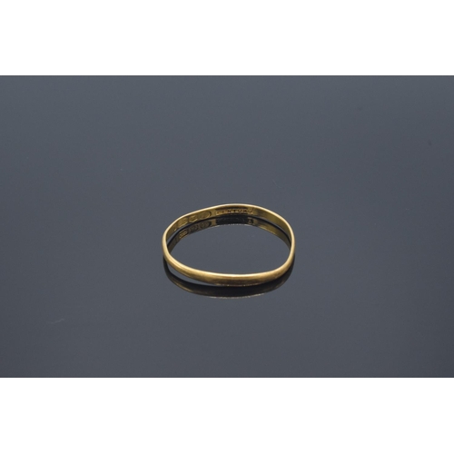 208 - 22ct gold ring: hallmarked, 1.0 grams