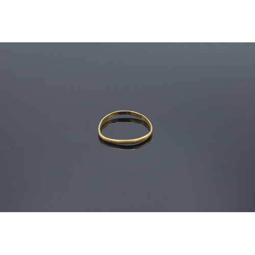 208 - 22ct gold ring: hallmarked, 1.0 grams