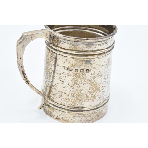 227 - Silver christening mugs: Hallmarked for Sheffield 1917 and Birmingham 1909 (total 124 grams)