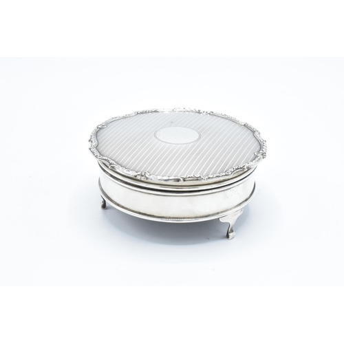 228 - Silver velvet lined trinket box: Birmingham 1950 (gross weight 243 grams) In good condition. Bottom ... 