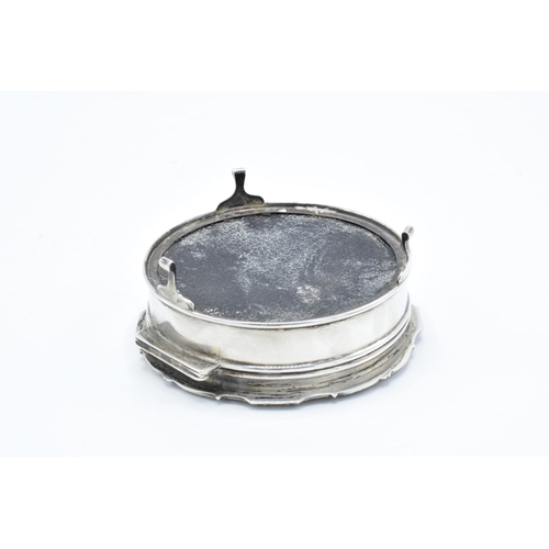 228 - Silver velvet lined trinket box: Birmingham 1950 (gross weight 243 grams) In good condition. Bottom ... 