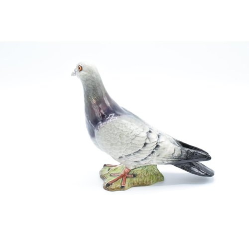 260 - Beswick grey pigeon 1383. In good condition with some light scratches to the neck. 14cm