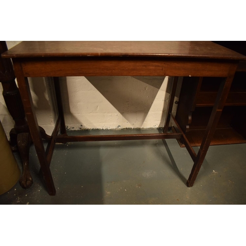 283 - Victorian oak side table. Water stains and marks to the top. A charming table. 82 x 57 x 72 cm