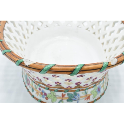 54 - Ed Honore á Paris pierced oval dessert baskets (a/f) Both are lacking their handles. One has hairlin... 