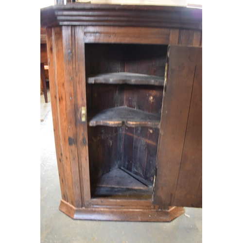 304 - Unusual Victorian oak corner cupboard. missing one shelf on the bottom. Signs of old worm with signs... 