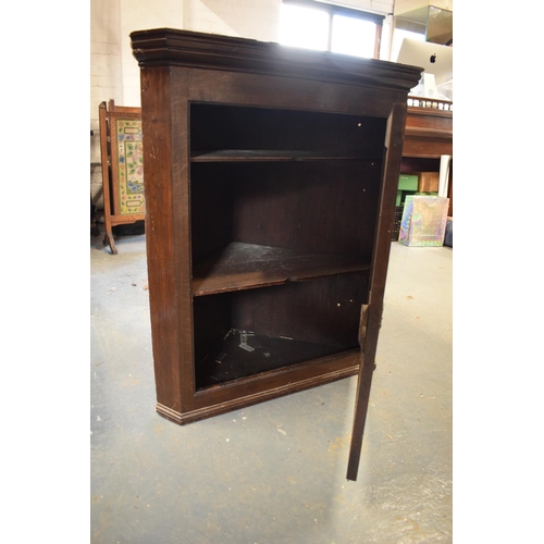 305 - Victorian oak corner cupboard. With signs of wear and tear and use. 75 x 40 x 88cm