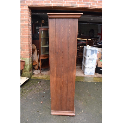 307 - Late Victorian double fronted pitch pine linen/ housekeepers cupboard. The item is in good solid, fu... 