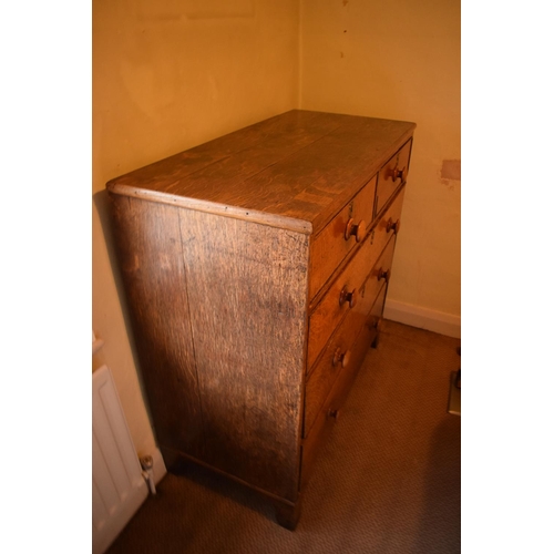 334 - Victorian chest of drawers. The top has got some water stains present and their also bits of trim mi... 