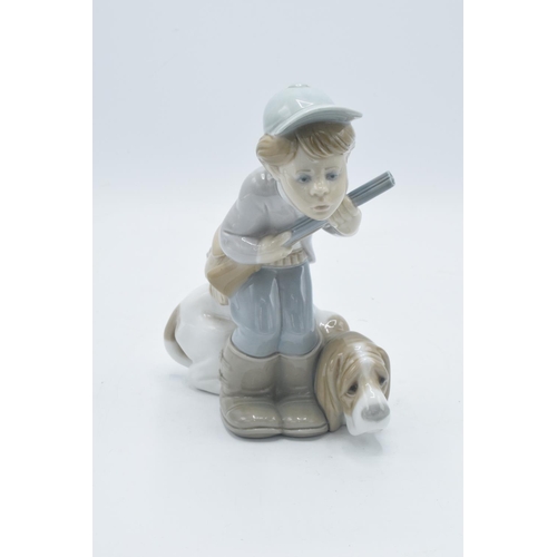 195 - Lladro figure Hunter Puppet 4971. In good condition without any obvious damage or restoration,  heig... 