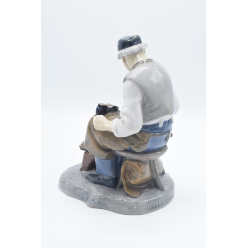 200 - Bing and Grondahl (Copenhagen) figure The Cobbler #2228. In good condition without any obvious damag... 