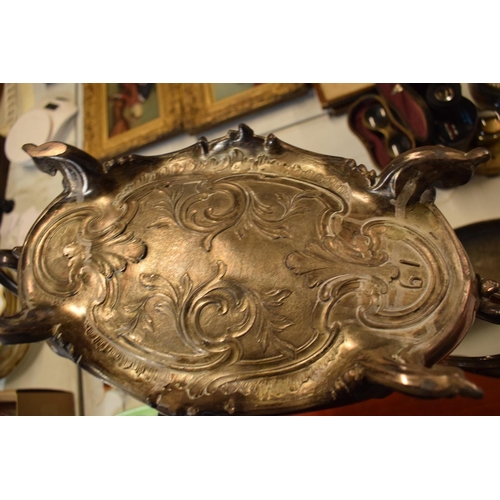 205 - Large quality silver plate table centrepiece/ planter in an Art Nouveau style. In good condition but... 