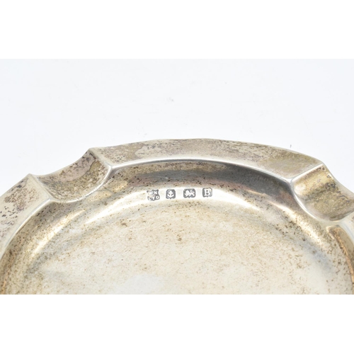 210 - Silver ashtray (Birmingham 1926) and a silver collar (Birmingham 1904) (59.9 grams) (2). Collar sold... 