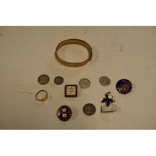 219 - Large collection Jewellery silver and collectors items: Includes rolled 9ct gold (filled) 9ct & silv... 