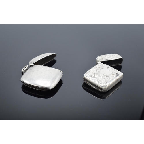 225 - A pair of Silver vesta cases, hallmarked for Birmingham 1899 and Birmingham 1910. 41.6 grams total w... 