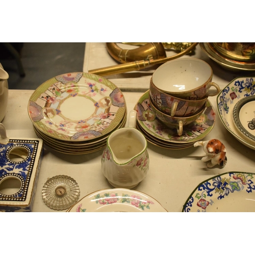 287 - A mixed collection of items to include Royal Doulton, Wade, oriental tea cups etc. in mixed conditio... 