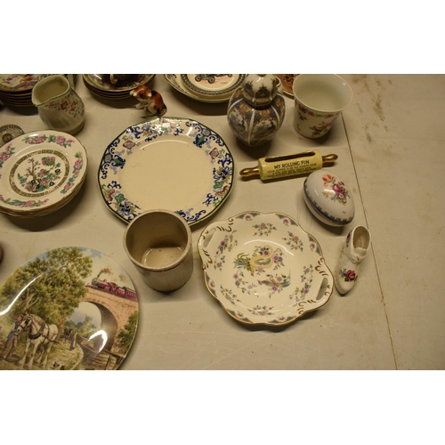 287 - A mixed collection of items to include Royal Doulton, Wade, oriental tea cups etc. in mixed conditio... 