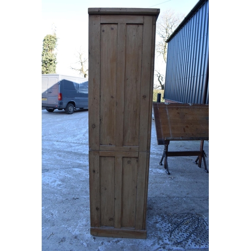 316 - Victorian pitch pine kitchen cupboard (comes into 2 pieces). In good condition generally with expect... 