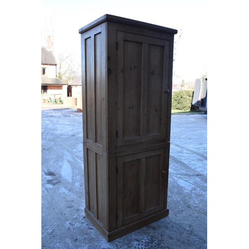 316 - Victorian pitch pine kitchen cupboard (comes into 2 pieces). In good condition generally with expect... 