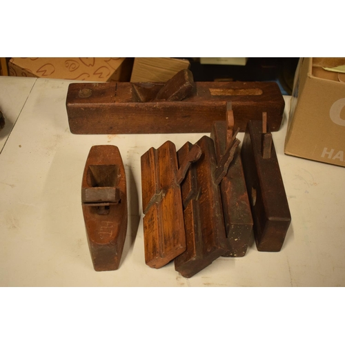 319 - A collection of early 20th century wood working planes, in mixed condition, some incomplete.