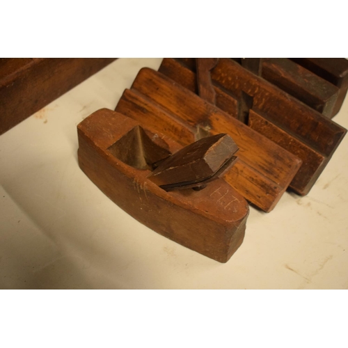 319 - A collection of early 20th century wood working planes, in mixed condition, some incomplete.