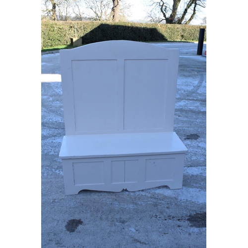 320 - Edwardian pine settle which has been painted white. 107 x 44 x 126cm. In good structural condition w... 