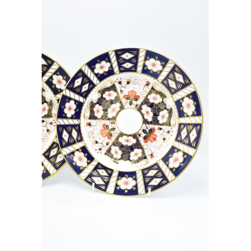 76 - Royal Crown Derby Imari 2451 27cm plates (2) Both are marked as firsts with surface wear and scratch... 