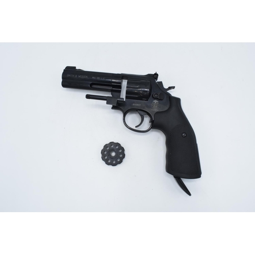 98 - Cased Smith and Wesson Mod. 586 4