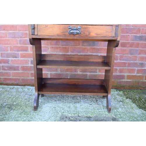 357 - Edwardian Arts and Crafts light oak student desk. Very classic of its period. In good functional con... 