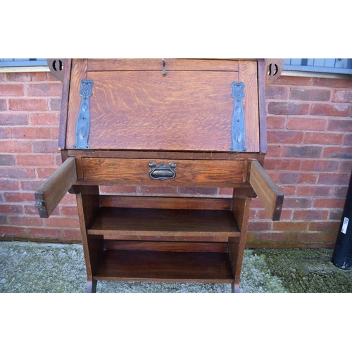 357 - Edwardian Arts and Crafts light oak student desk. Very classic of its period. In good functional con... 