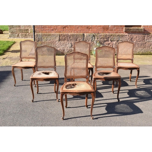 358 - Edwardian extending table together with 6 wicker-style back dining chairs (7). The table is in good ... 