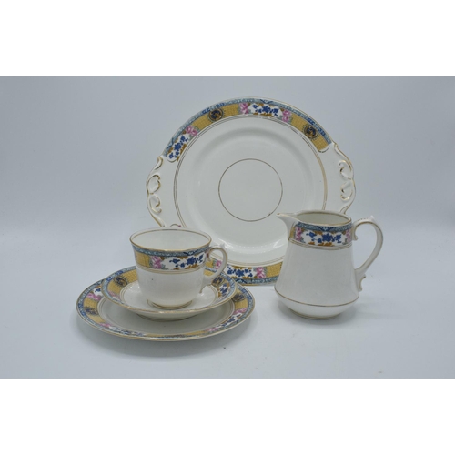 267 - A large collection of 19th century tea and dinner ware (approx 35 pieces). No postage available. In ... 