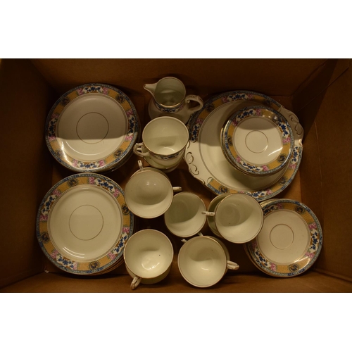 267 - A large collection of 19th century tea and dinner ware (approx 35 pieces). No postage available. In ... 