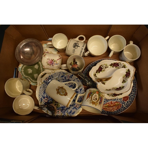 269 - A mixed collection of items to include Beswick birds a/f, Spode blue Italian, Doulton, oriental item... 