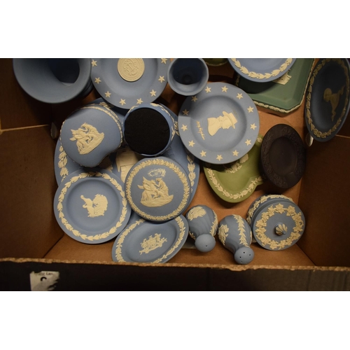 54 - A collection of Wedgwood Jasperware to include jugs, pin trays, plates, trinkets, cruets etc (Approx... 