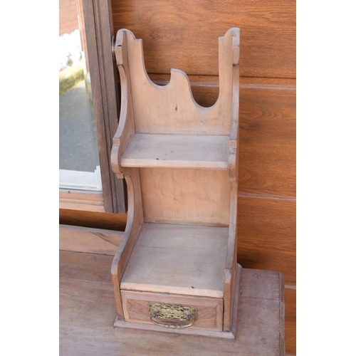 325 - Late Victorian/ early Edwardian pine 4 drawer mirror-backed dressing table. 107 x 49 x 154cm.