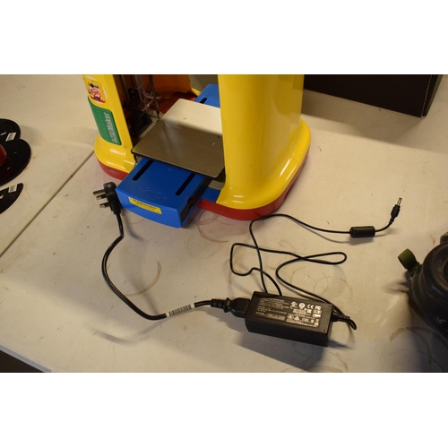 22 - XYZ Da Vinci Mini Maker 3D Printer With Instructions and various spools. Untested. Please note it ma... 