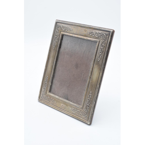 226 - A silver fronted picture frame hallmarked for Sheffield 1993. 18 x 14cm. Some minor dents/ scratches... 