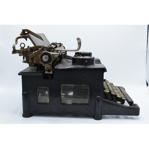 274 - A Royal Typewriter Co of New York USA 'Royal 10'. Sold as a decorative item. In need of attention. M... 